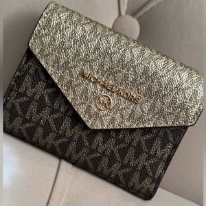 womens Michael Kors wallet